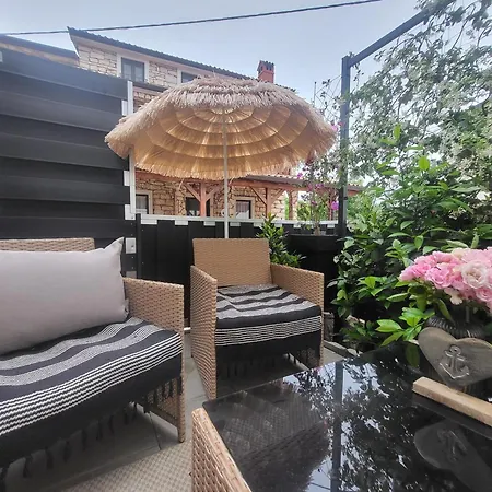 Radini Istrian Romantic With Private Parking And Terrace *