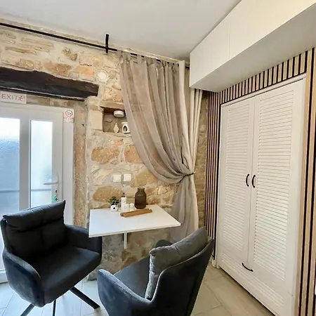 Radini Istrian Antique Stone House With Private Parking And Terrace Appartement Brtonigla